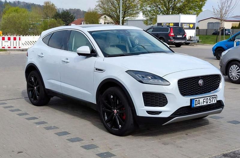 Weiß Gebraucht 2018 Jaguar E-Pace SUV | 20.390 € (Guter Preis) - Bild 1/4