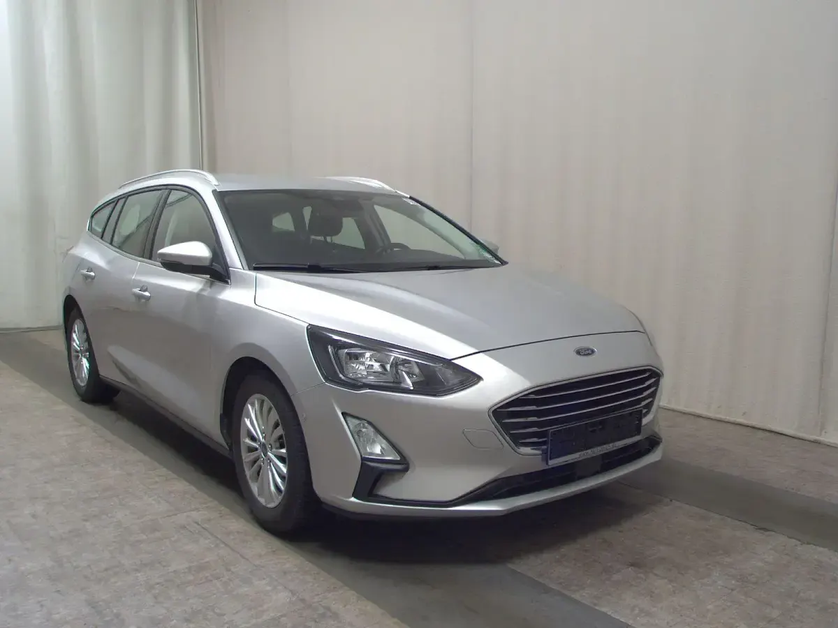 Używany Ford Focus Titanium 125 KM (91 kW) 2021 Srebrny Kombi