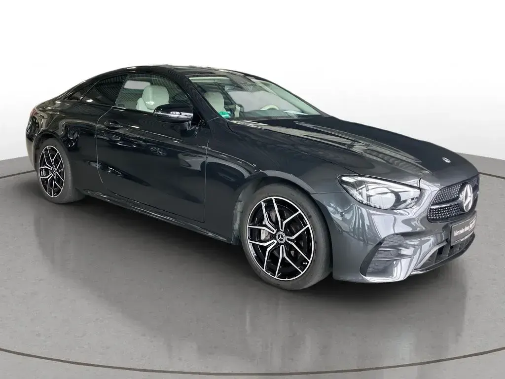 Gebraucht Mercedes E400 AMG line 330 PS (242 kW) 2022 Metalliclack graphitgrau Coupé