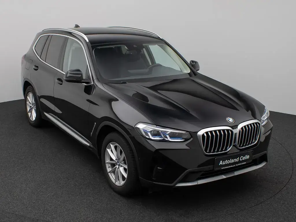 Gebraucht BMW X3 Sport Line 184 PS (135 kW) 2022 Saphirschwarz metallic475schwarz SUV