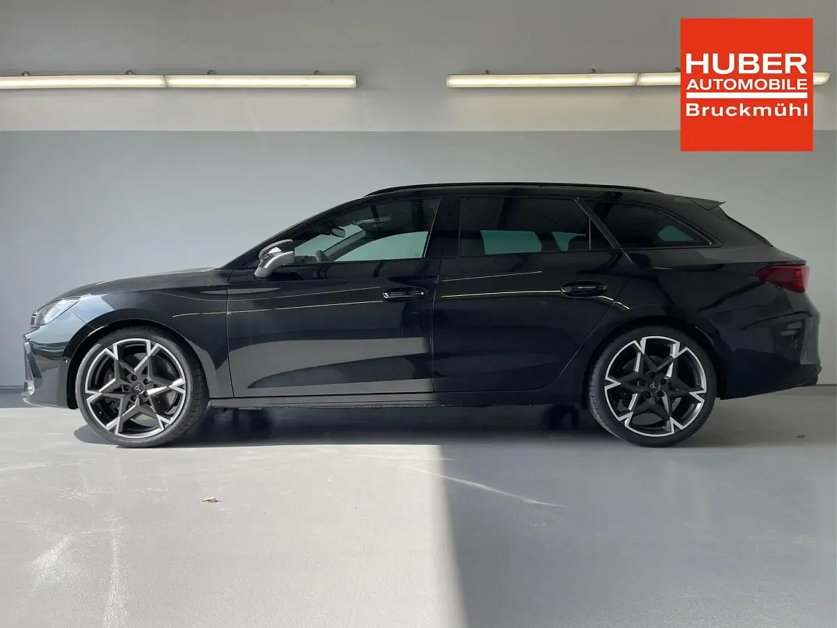 Neu Cupra Leon VZ3 333 PS (244 kW) 2026 [0e0e] midnight schwarz metallic Limousine