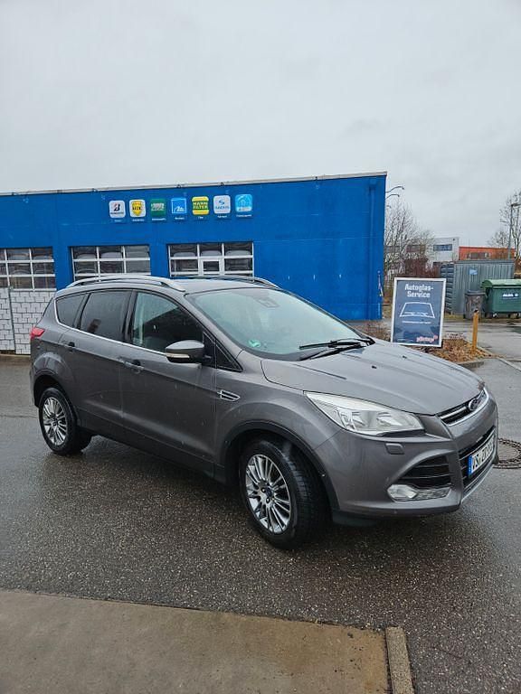Gebraucht Ford Kuga Titanium 163 PS (119 kW) 2014 Grau SUV