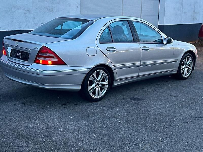 Gebraucht Mercedes C270 Elegance 170 PS (125 kW) 2001 Silber Limousine