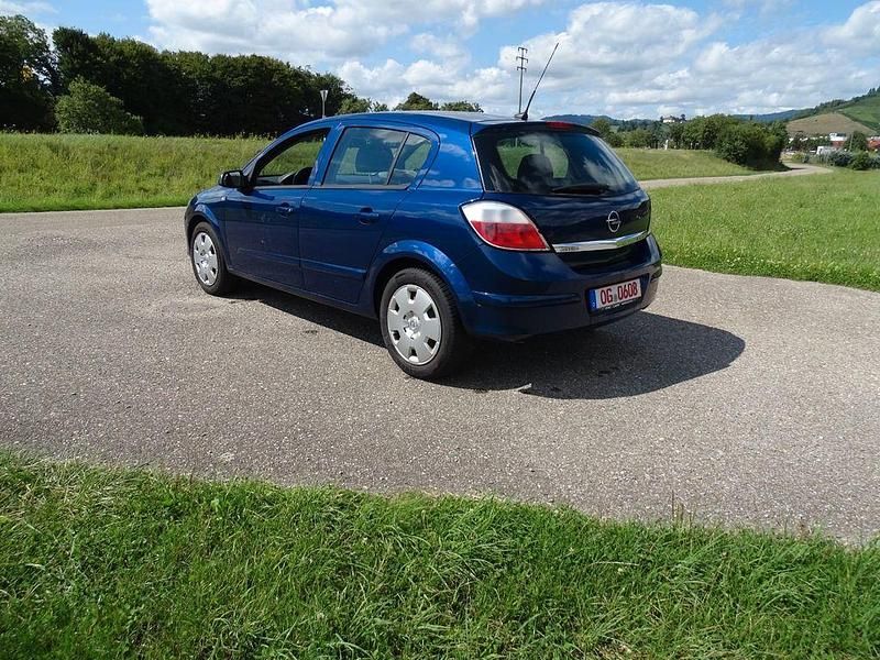 Gebraucht Opel Astra Edition+ 105 PS (77 kW) 2006 Blau Limousine