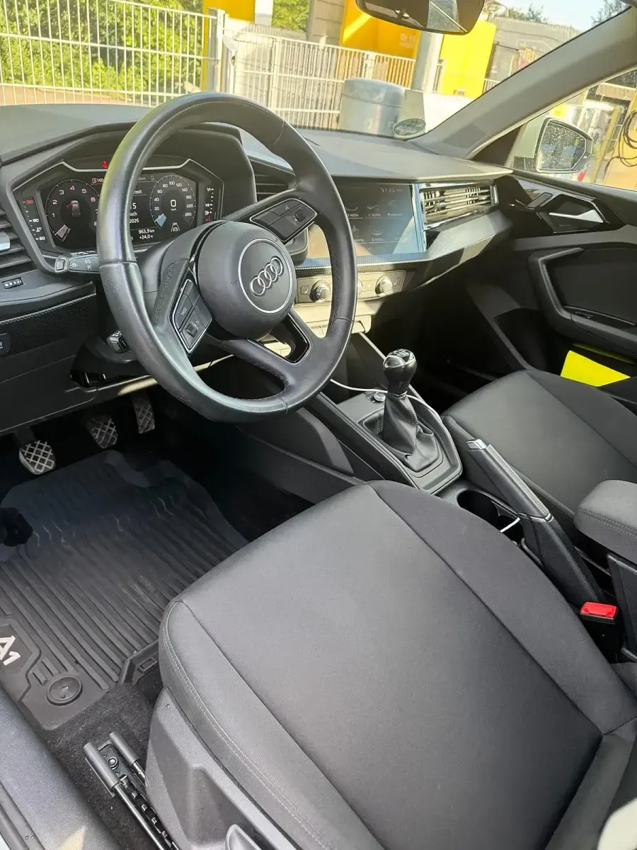 Gebraucht Audi A1 Sportback Advanced Plus 95 PS (69 kW) 2023 Andere farben Kleinwagen