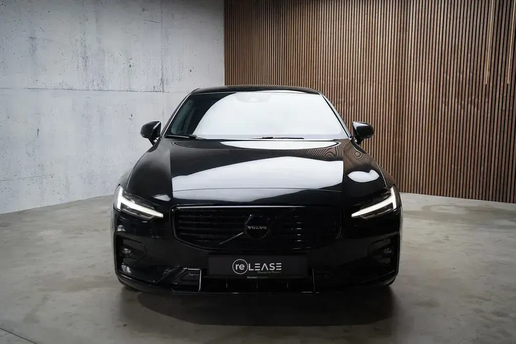 Gebraucht Volvo S60 R-Design 250 PS (183 kW) 2021 Black solid "stone" / solid Limousine