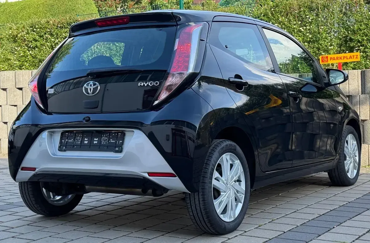 Gebraucht Toyota Aygo X-play 69 PS (50 kW) 2017 Schwarz Kleinwagen