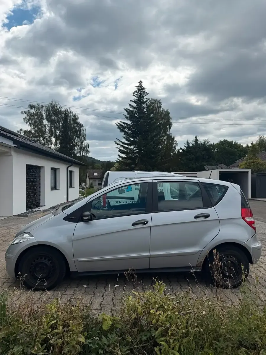 Gebraucht Mercedes A180 109 PS (80 kW) 2005 Silber Kleinwagen