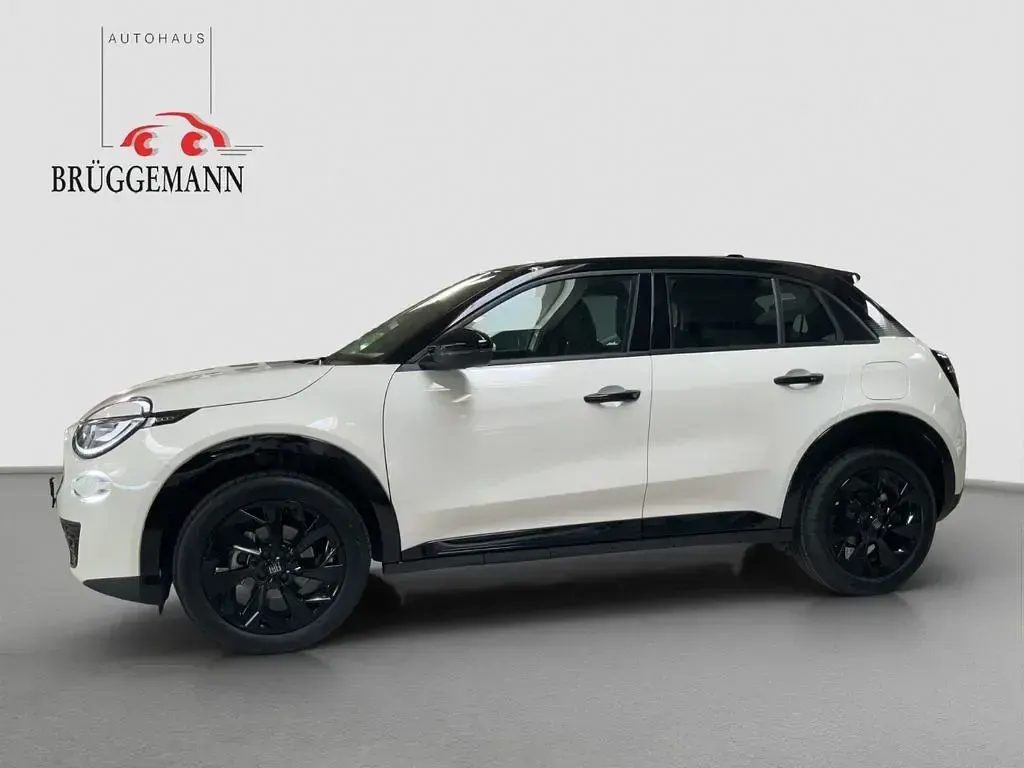 Neu Fiat 600 Street 101 PS (74 kW) 2026 Weiß SUV