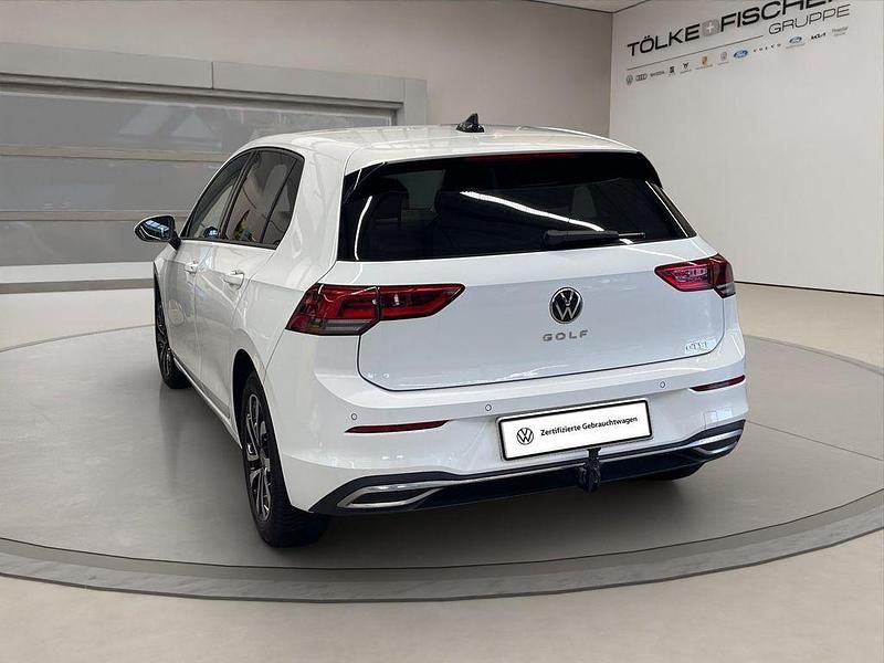 Gebraucht VW Golf VIII Active 110 PS (80 kW) 2022 Purewhite uni Limousine