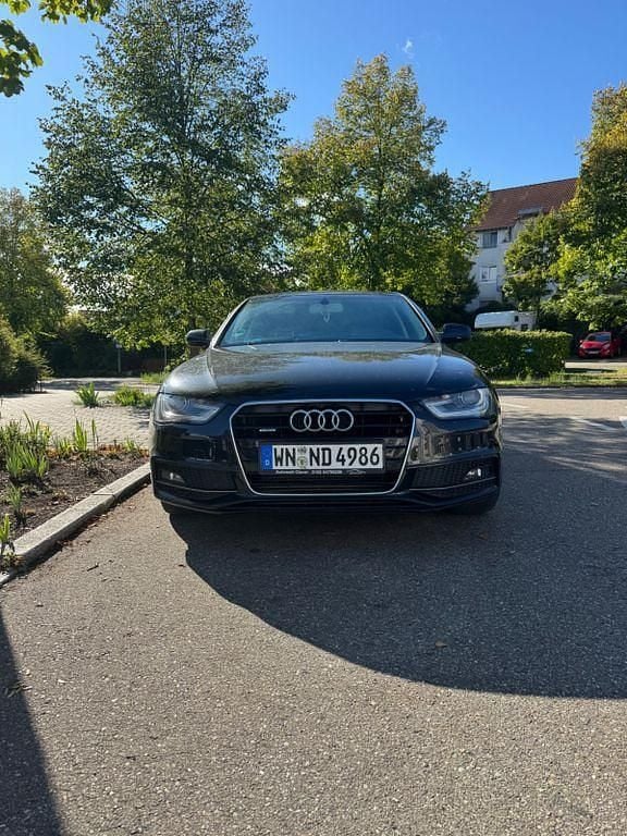 Schwarz Gebraucht 2014 Audi A4 Limousine | 11.899 € (Guter Preis) - Bild 1/4
