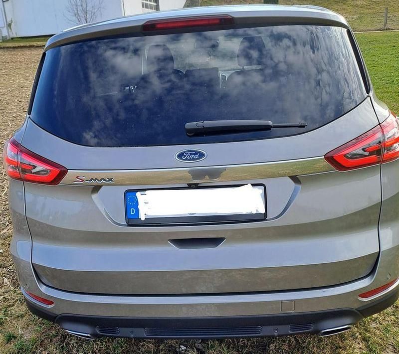 Gebraucht Ford S-MAX Titanium 179 PS (131 kW) 2017 Beige Van / Kleinbus