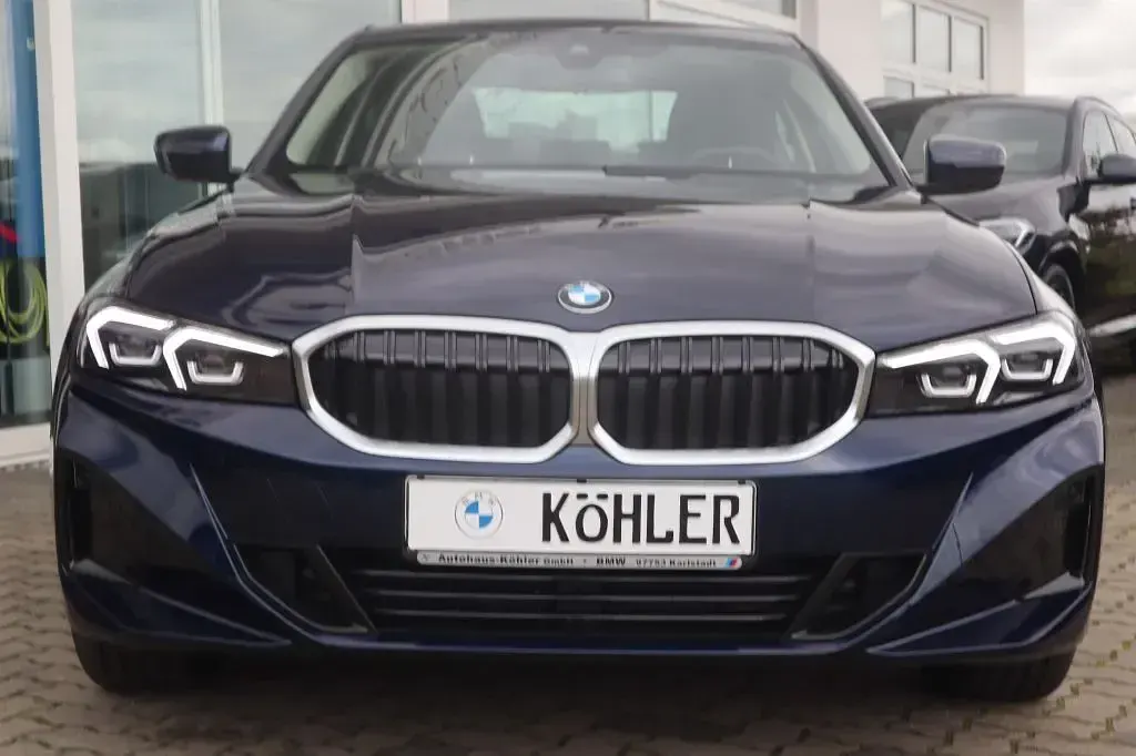 Gebraucht BMW 330 286 PS (210 kW) 2026 Tansanitblau ii metallic Limousine