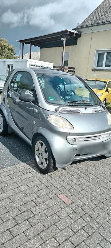 Grau Gebraucht 2001 Smart ForTwo Coupé Kleinwagen | 1.800 € (Fairer Preis) - Bild 1/4