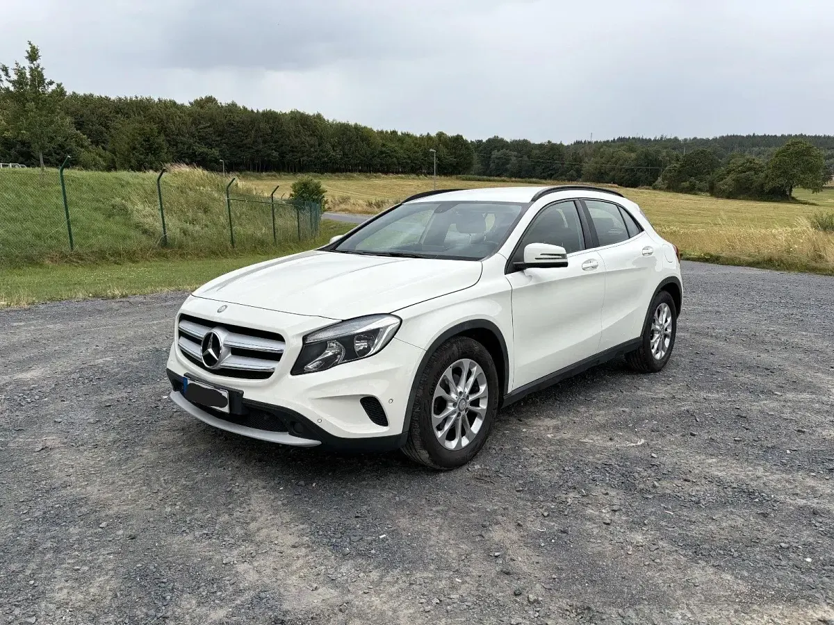Gebraucht Mercedes GLA200 136 PS (100 kW) 2014 Weiß SUV