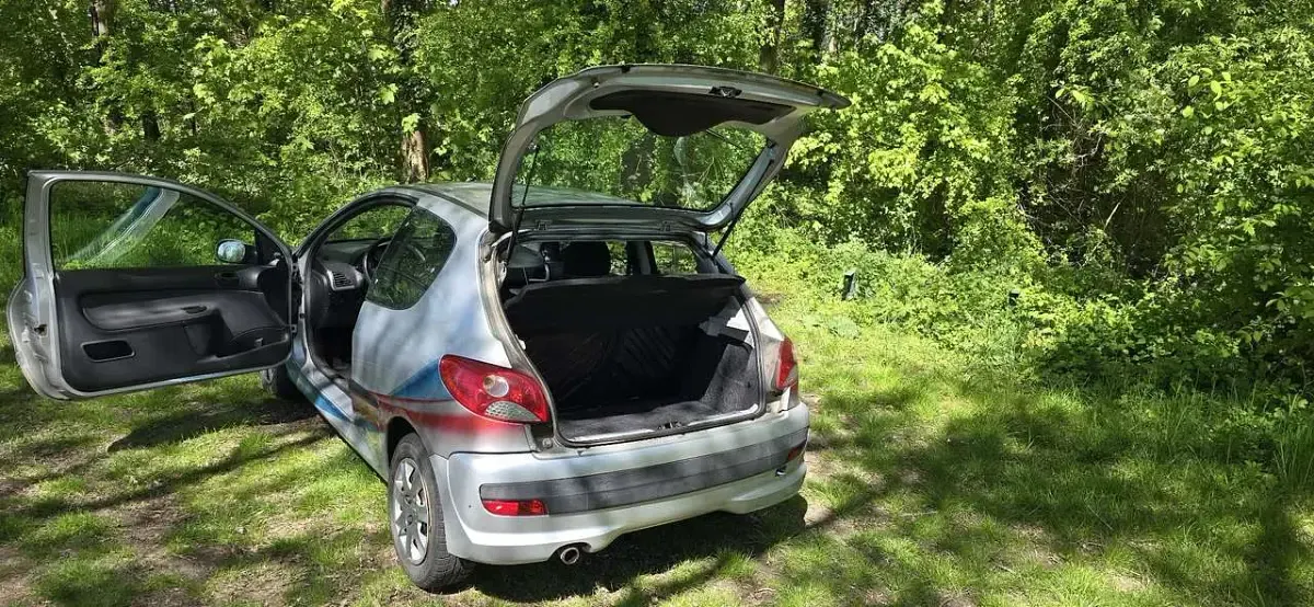 Gebraucht Peugeot 206 Basis 60 PS (44 kW) 2010 Grau Kleinwagen