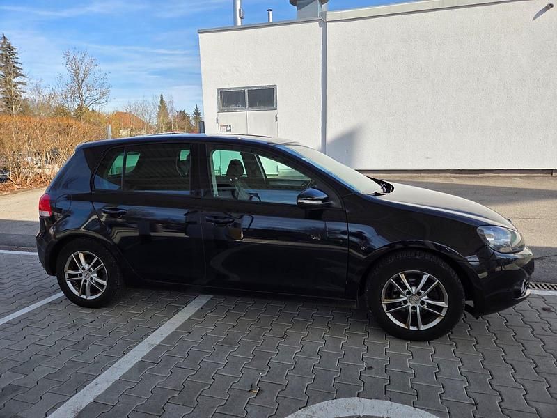 Gebraucht VW Golf VII Match 105 PS (77 kW) 2012 Schwarz Limousine
