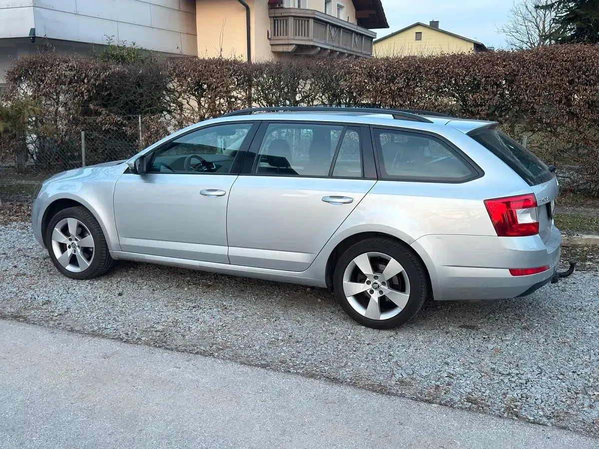Gebraucht Skoda Octavia Family 85 PS (62 kW) 2016 Silber Kombi
