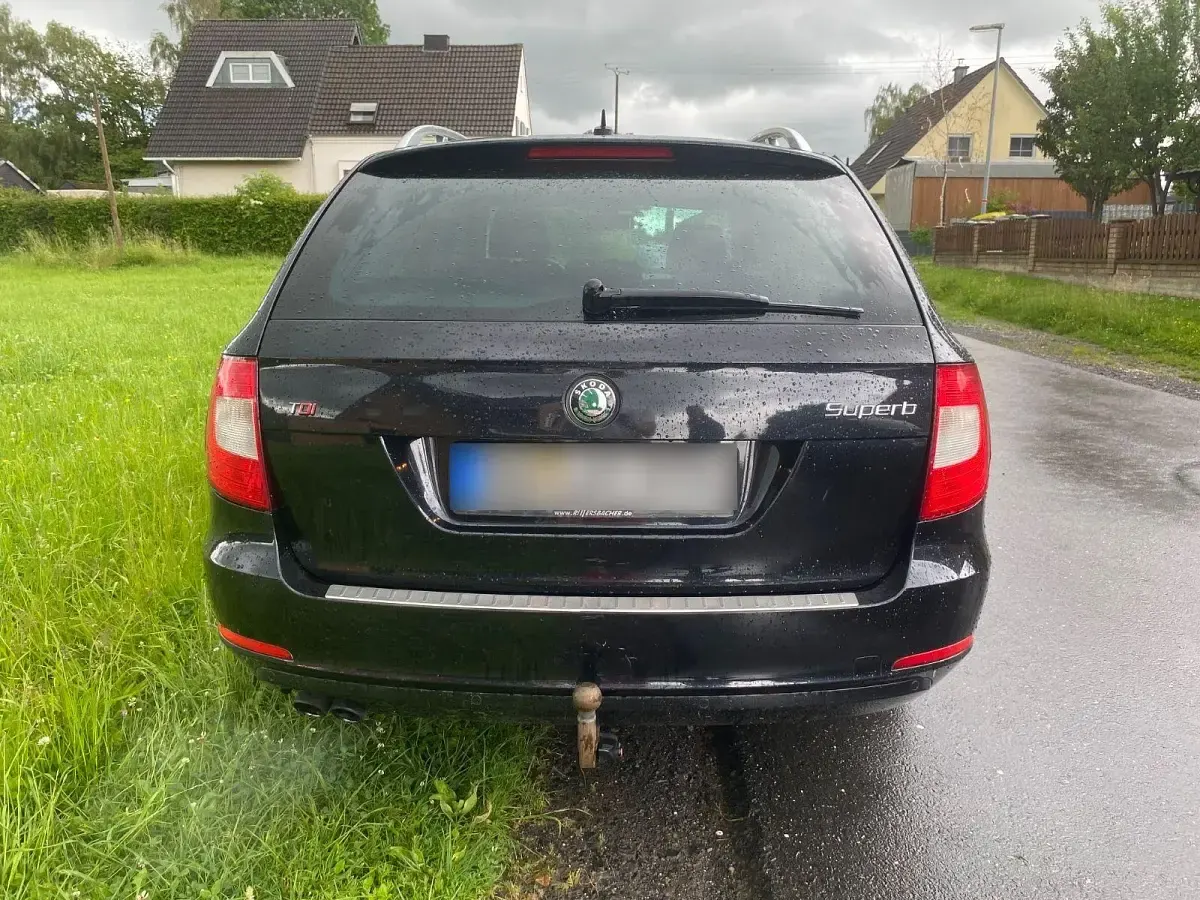 Gebraucht Skoda Superb Comfort 170 PS (125 kW) 2010 Schwarz Kombi
