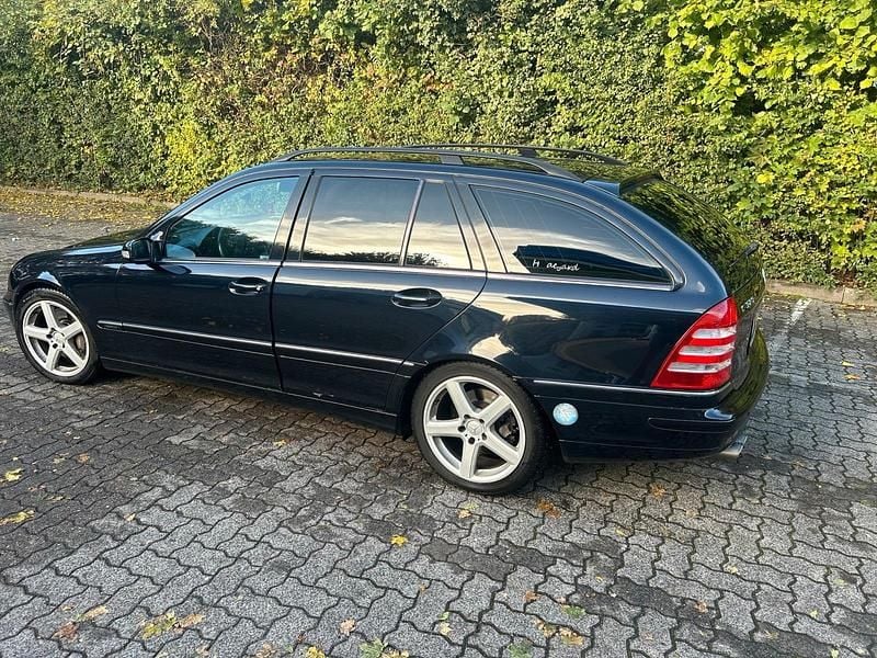 Gebraucht Mercedes C320 231 PS (169 kW) 2005 Schwarz Kombi