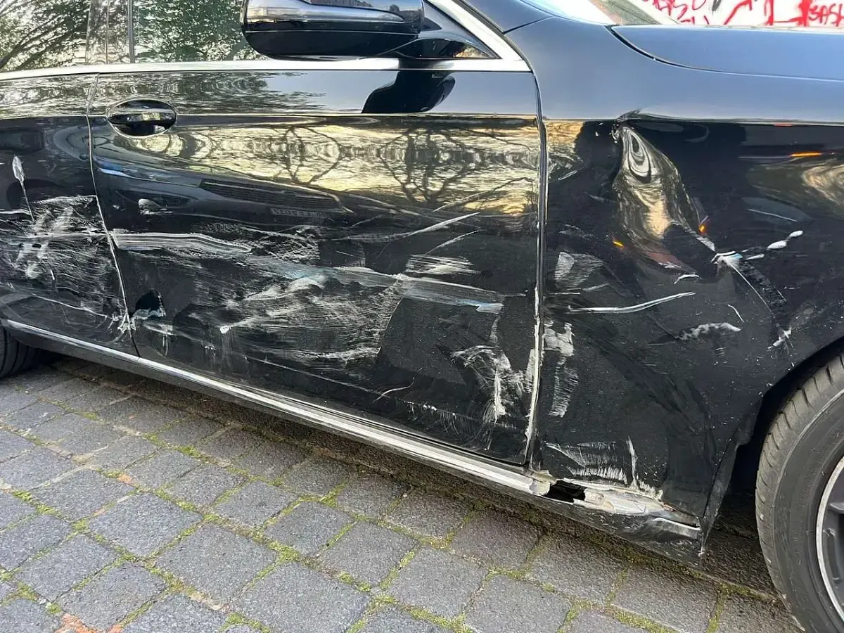 Gebraucht Mercedes E220 194 PS (142 kW) 2016 Schwarz Limousine