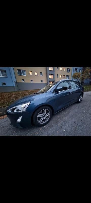 Gebraucht Ford Focus Titanium 120 PS (88 kW) 2019 Blau Kombi