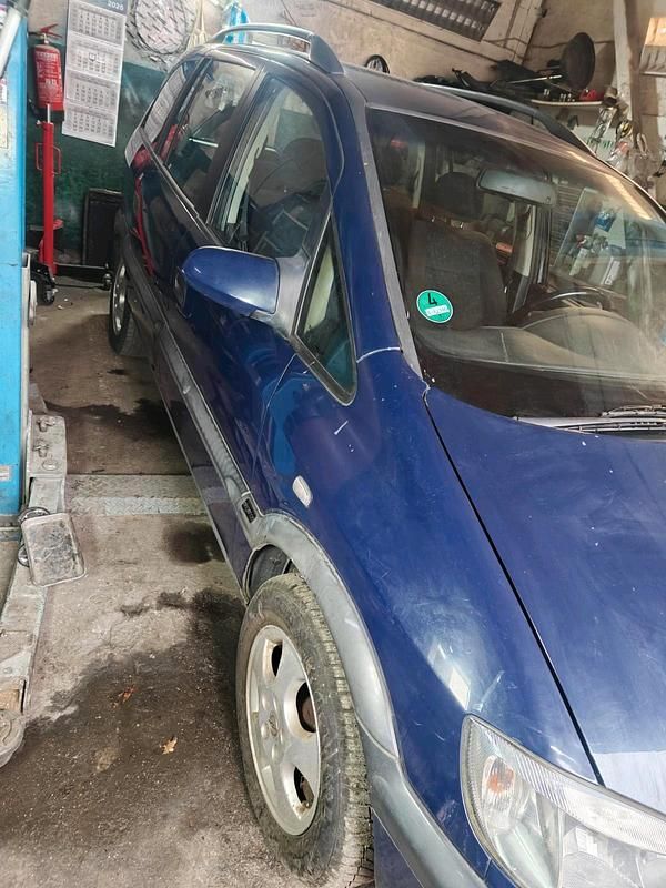 Gebraucht Opel Zafira 100 PS (73 kW) 2001 Blau Van / Kleinbus