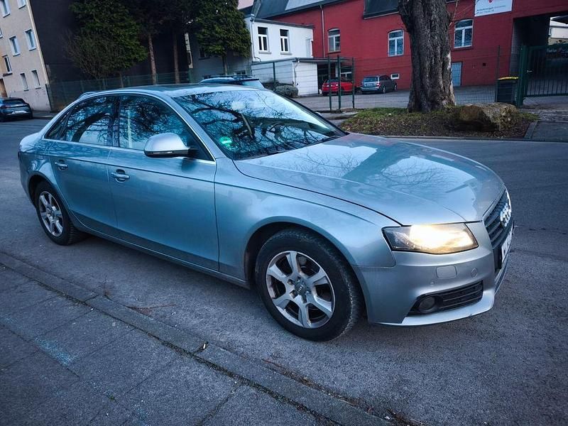 Gebraucht Audi A4 Attraction 160 PS (117 kW) 2008 Grau Limousine