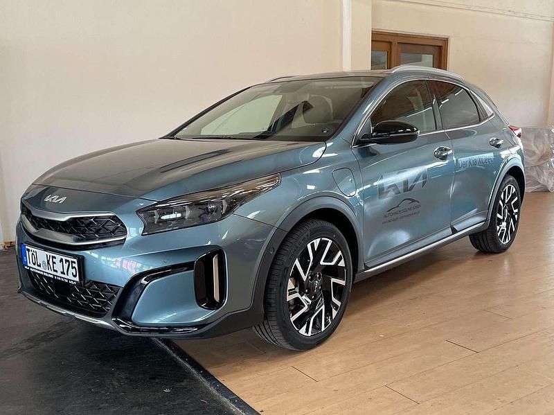 Yucca steel gray Gebraucht 2024 Kia XCeed Platinum SUV | 35.590 € - Bild 1/4