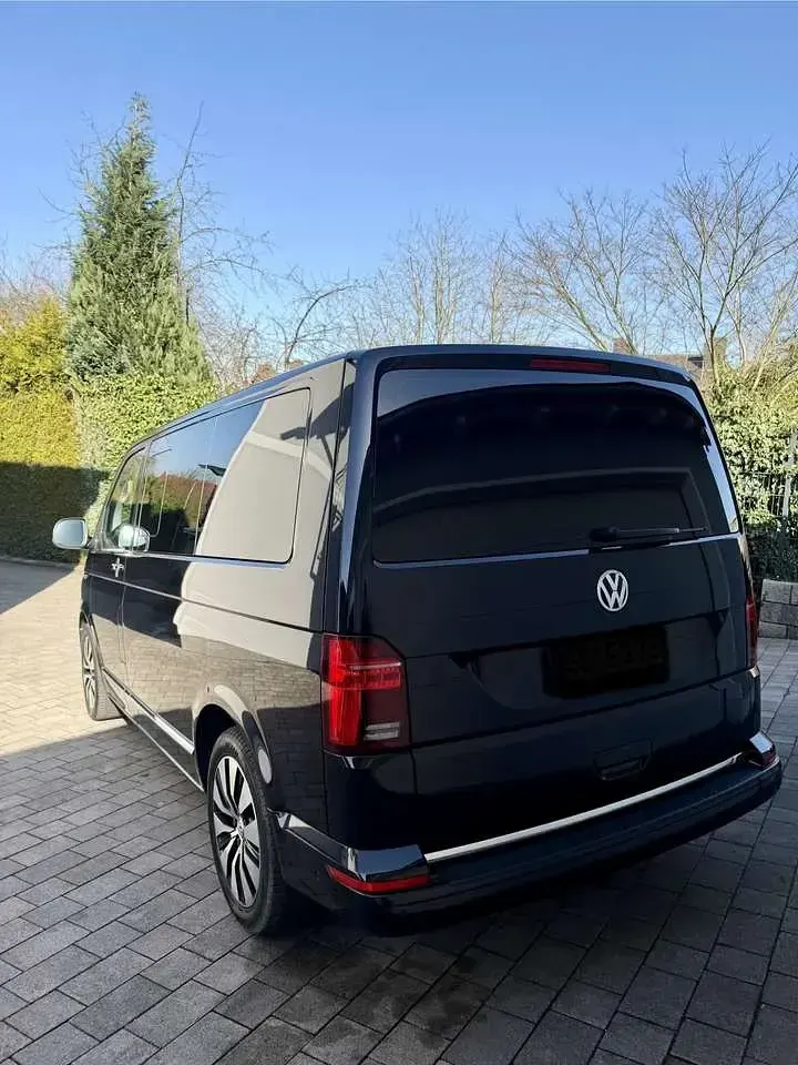 Gebraucht VW Multivan Generation Six 150 PS (110 kW) 2020 Schwarz Van / Kleinbus