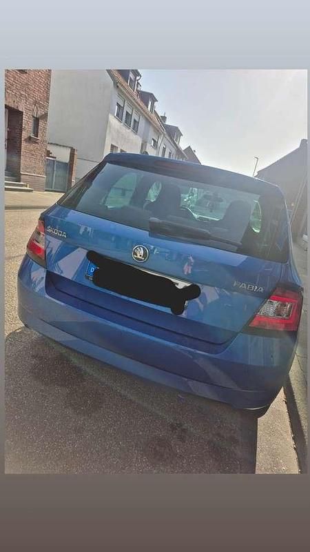 Gebraucht Skoda Fabia Style 90 PS (66 kW) 2014 Blau Limousine