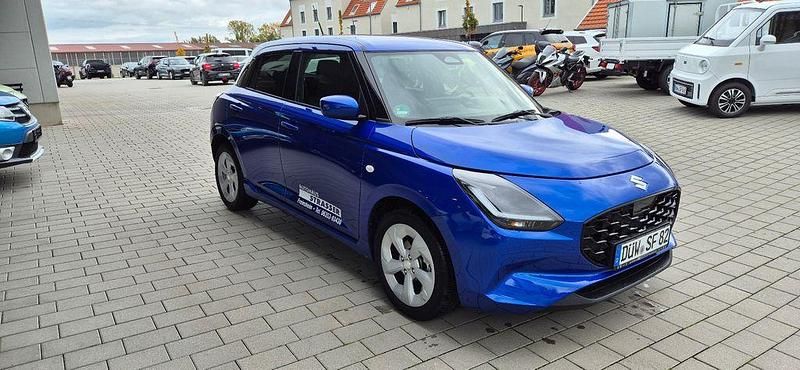 Neu Suzuki Swift Comfort 83 PS (61 kW) 2025 Blau Kleinwagen