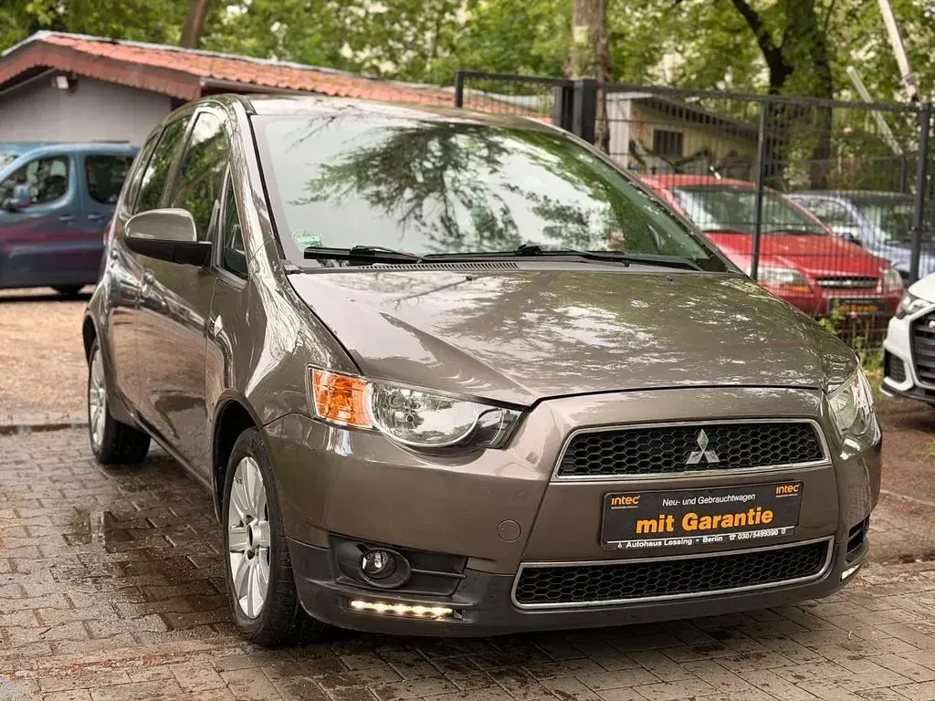 Gebraucht Mitsubishi Colt Edition 95 PS (69 kW) 2011 Braun Kleinwagen