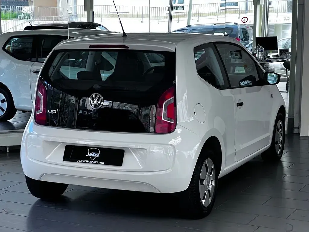 Używany VW up! 60 KM (44 kW) 2013 Biały Hatchback