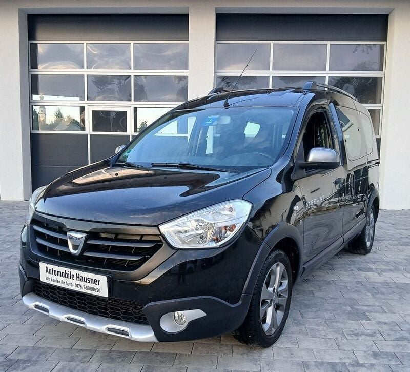 Schwarz Gebraucht 2016 Dacia Dokker Stepway Van | 6.990 € (Superpreis) - Bild 1/4