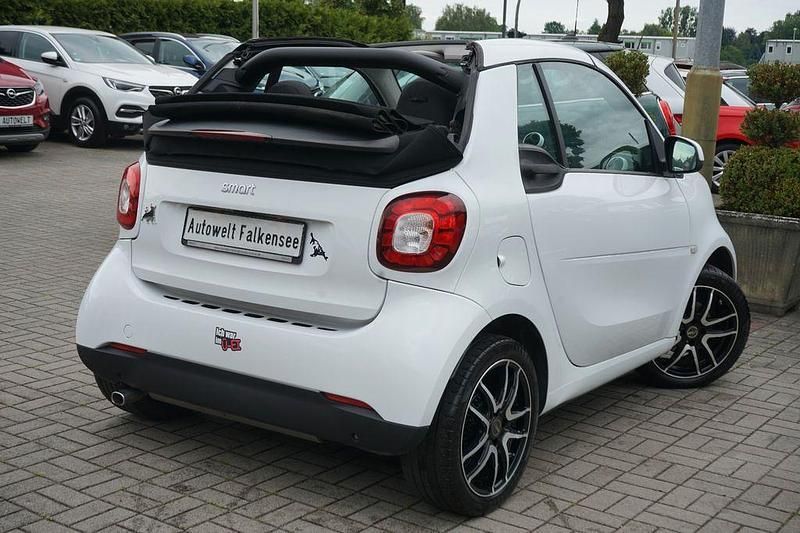 Weiß Gebraucht 2017 Smart ForTwo Cabrio Passion Cabrio | 12.500 € (Guter Preis) - Bild 1/4