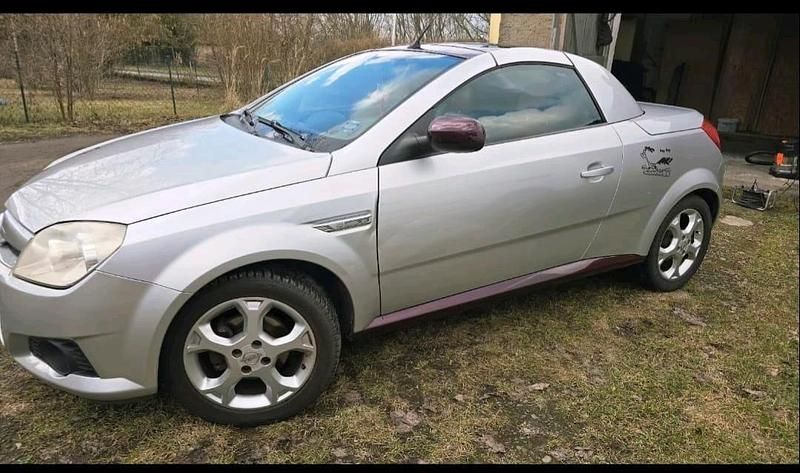 Gebraucht Opel Tigra 125 PS (91 kW) 2006 Silber Cabrio