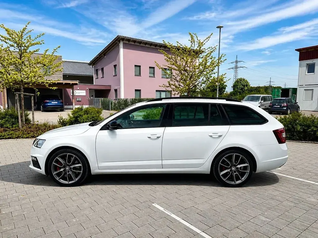 Gebraucht Skoda Octavia RS 230 PS (169 kW) 2018 Bila laser/laser white Kombi