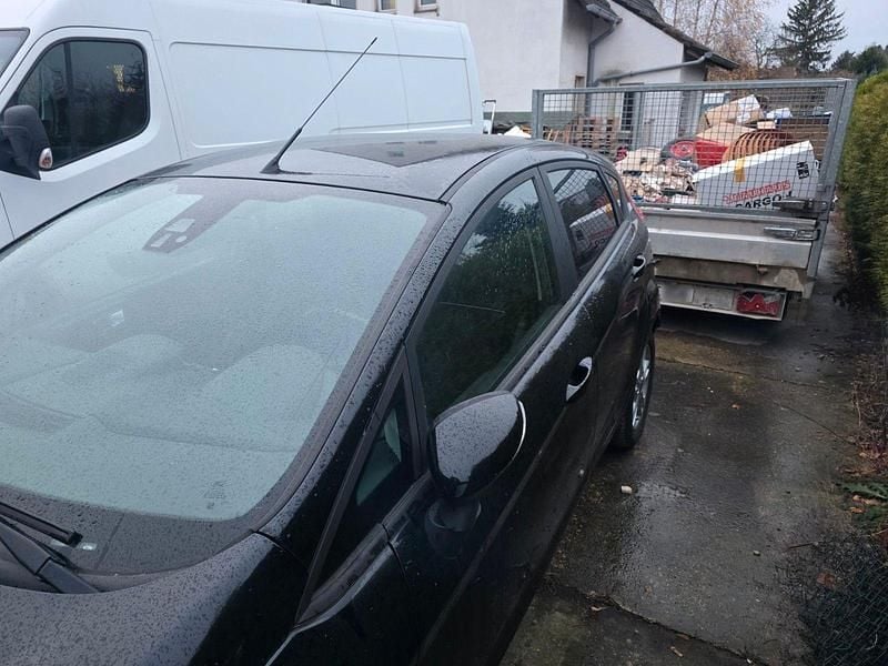 Gebraucht Ford Fiesta Trend 101 PS (74 kW) 2017 Schwarz Kleinwagen