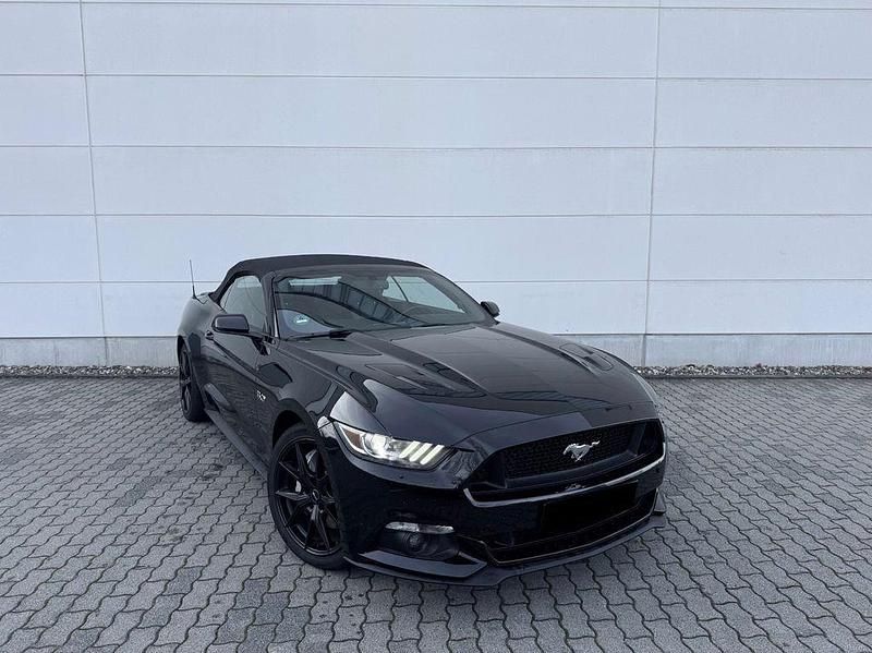 Gebraucht Ford Mustang GT Convertible 421 PS (309 kW) 2016 Schwarz Cabrio