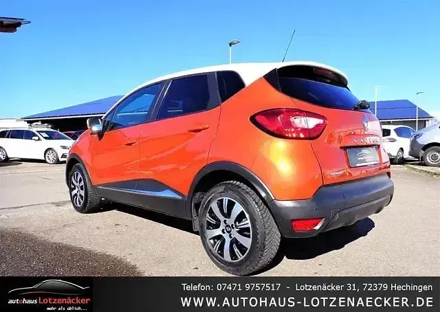 Używany Renault Captur Dynamique 120 KM (88 kW) 2016 Pomarańczowy SUV