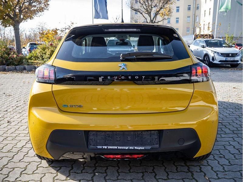 Gebraucht Peugeot e-208 Active 100 kW (136 PS) 2021 Gelb Kleinwagen