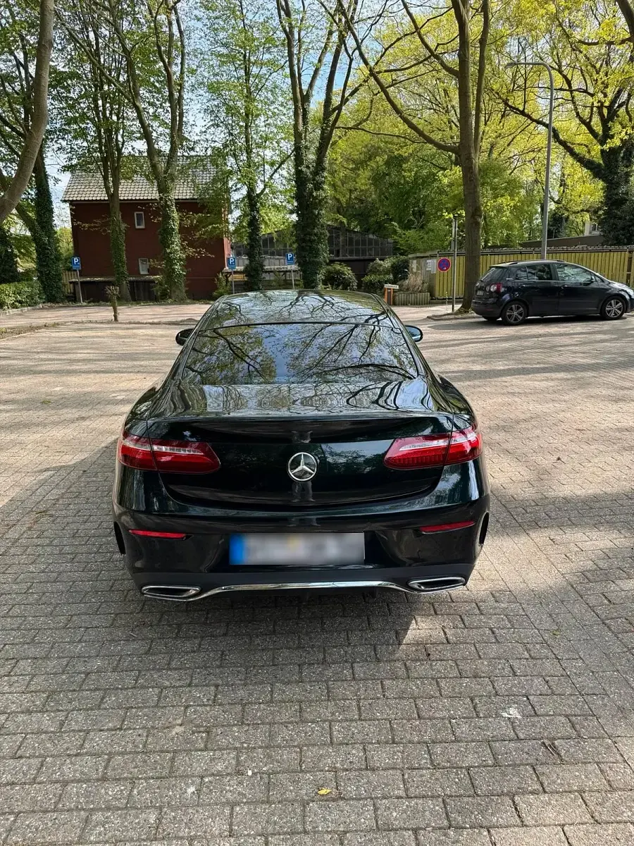 Gebraucht Mercedes E220 194 PS (142 kW) 2019 Grün Coupé