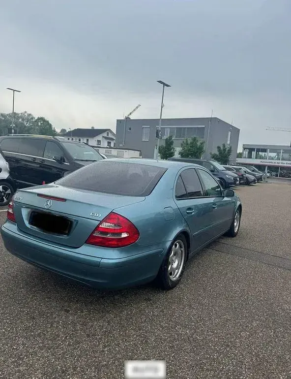 Second-hand Mercedes E220 150 CP (110 kW) 2002 Berlinǎ