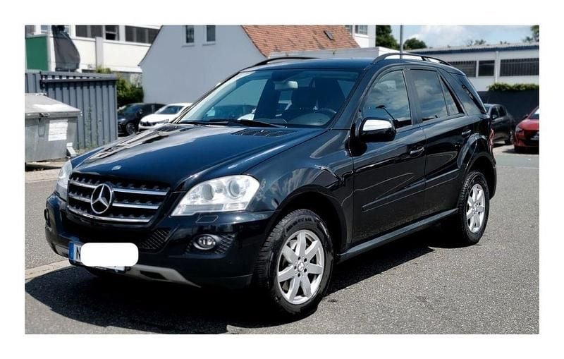 Gebraucht Mercedes ML320 204 PS (150 kW) 2009 Schwarz SUV