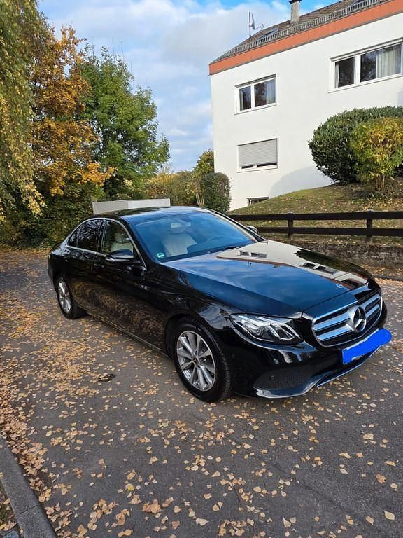 Gebraucht Mercedes E200 Avantgarde 184 PS (135 kW) 2017 Schwarz Limousine