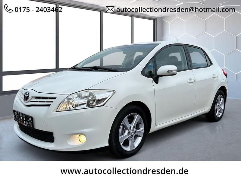 Gebraucht Toyota Auris Edition 99 PS (72 kW) 2012 Pure) white ii (weiss Limousine