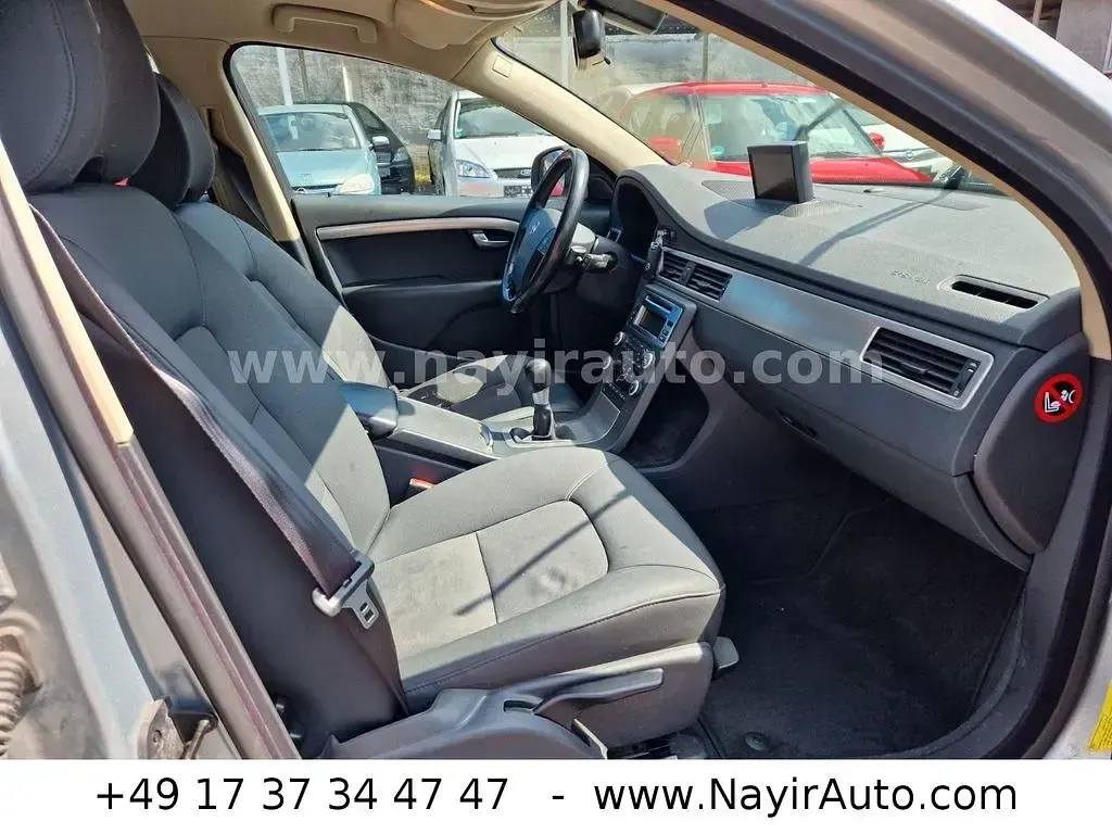 Gebraucht Volvo V70 Kinetic 145 PS (106 kW) 2008 Silber Kombi