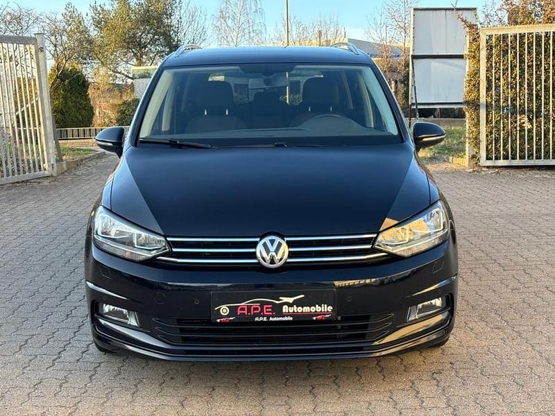 Gebraucht VW Touran Comfortline 110 PS (80 kW) 2016 Schwarz Van / Kleinbus
