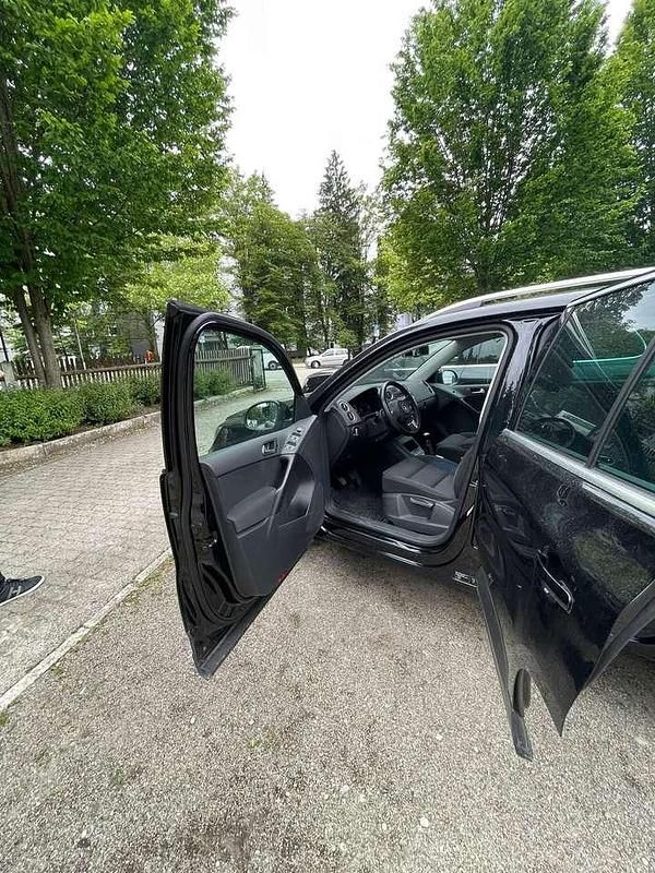 Gebraucht VW Tiguan Team 150 PS (110 kW) 2011 Schwarz SUV